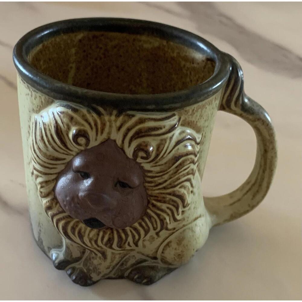 Lion Mug Coffee Cup Stoneware Vtg